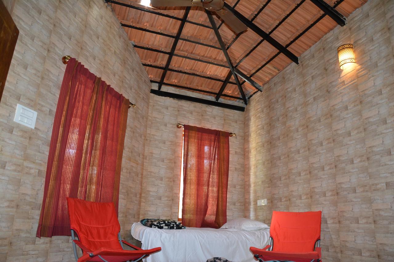 The Kaduhithlu Hotel Саклешпур Екстериор снимка